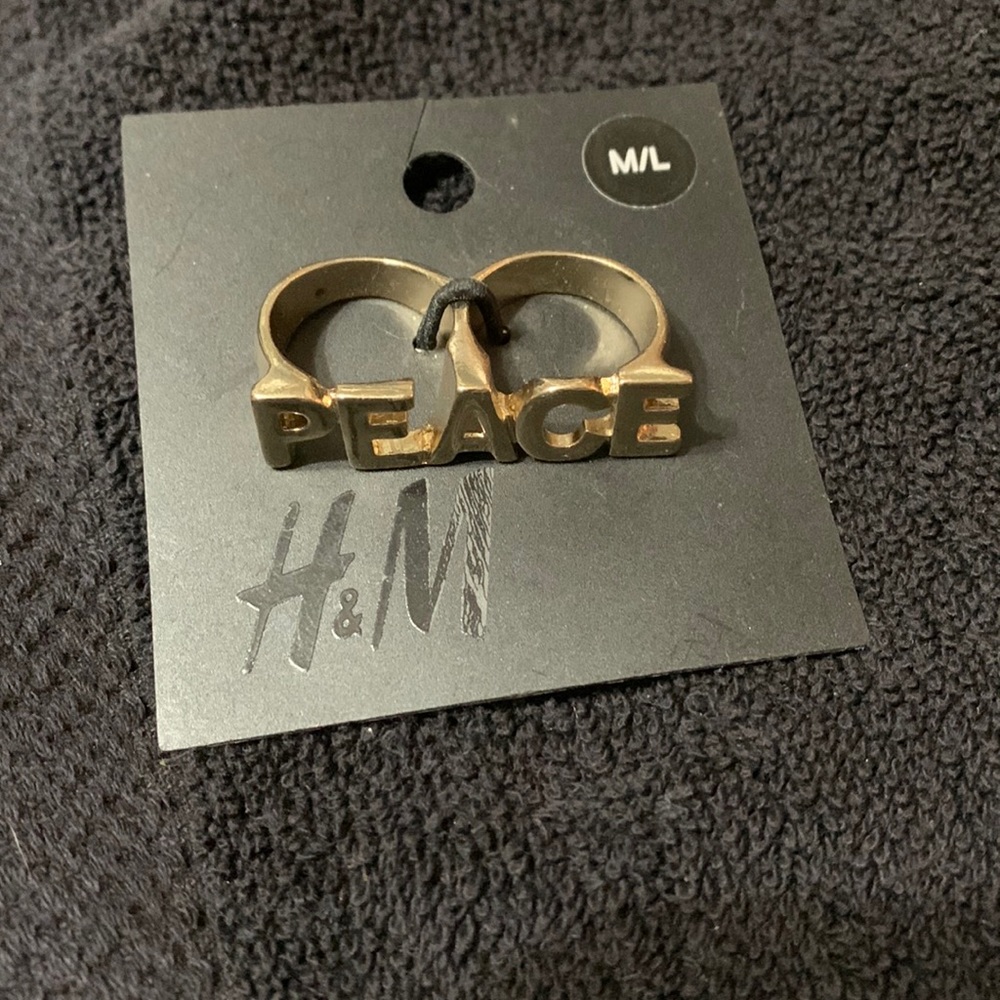 H&M ring